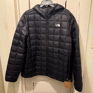 Thermoball Northface coat